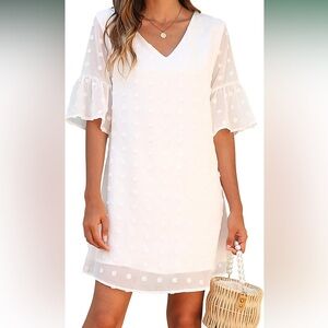 Adorable White Dress Short Sleeve V Neck Ruffle. Size Medium